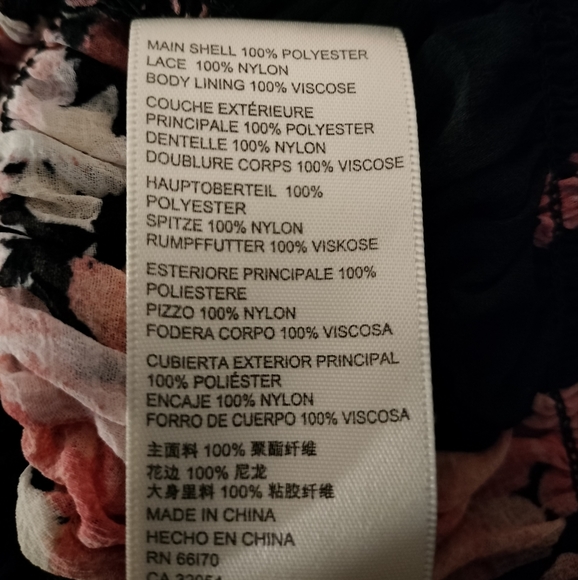 Free People Lace Floral Top. NWT Size Small. Excellent Condition - Picture 10 of 14